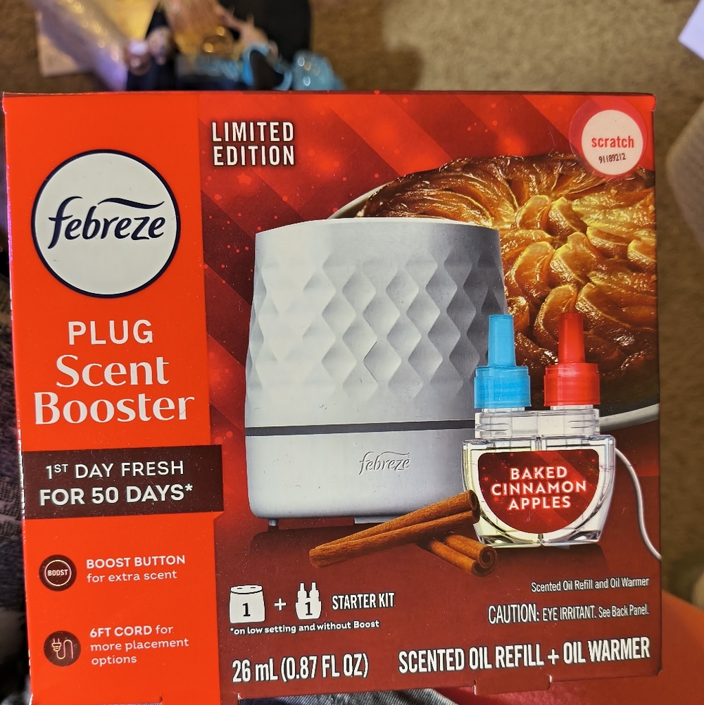 Febreze Plug Scent Booster White with Red and Blue Caps